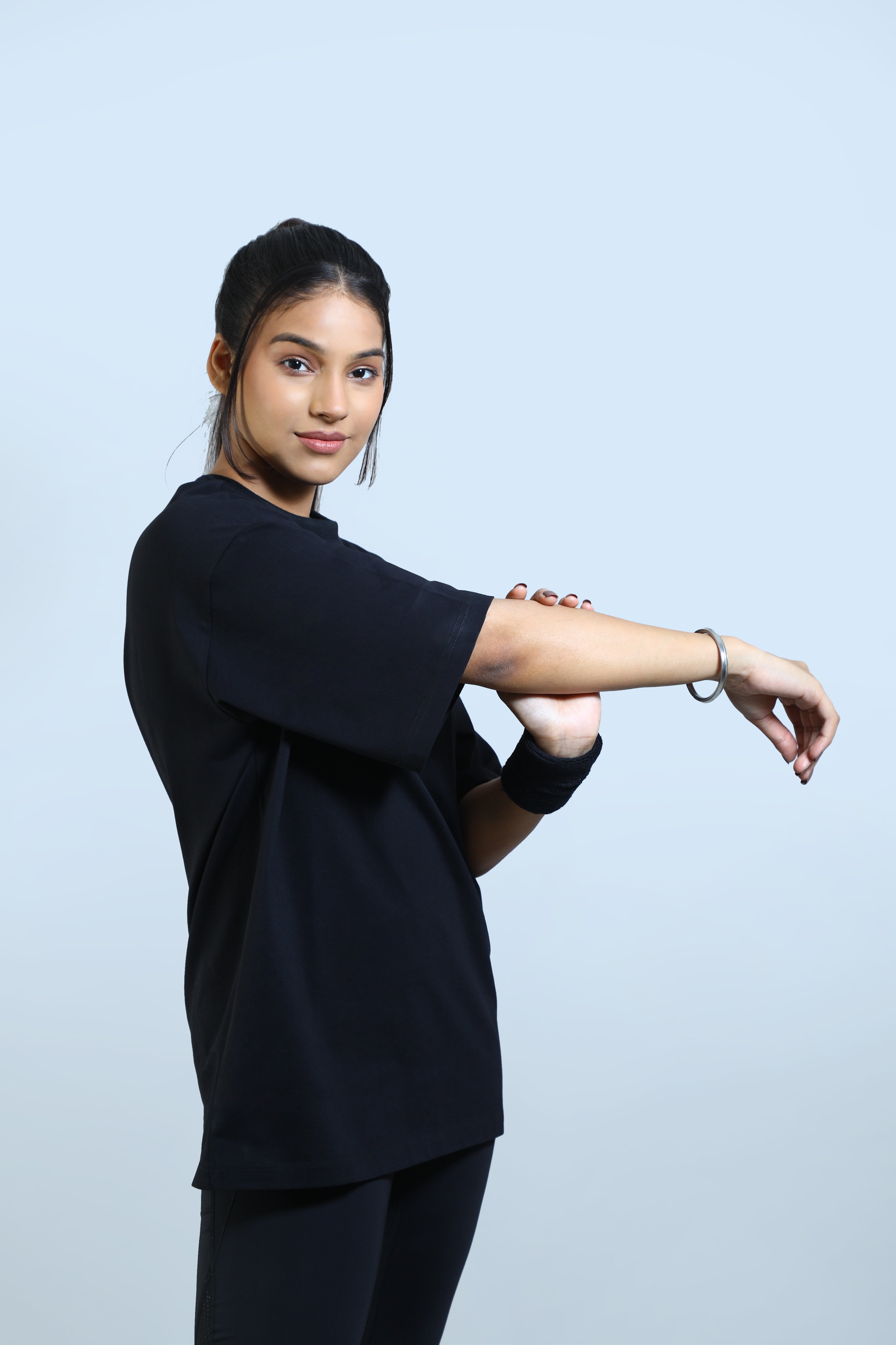 BOLD BLACK T-SHIRT